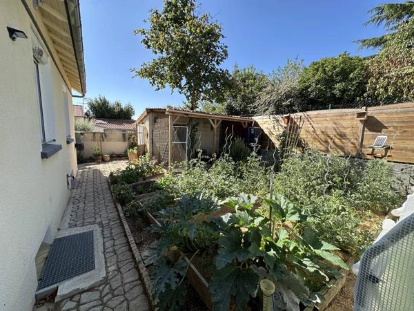 Pavillon sur sous-sol entièrement rénové avec jardin et terrasse