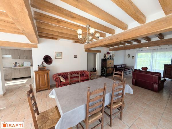 Une maison d'exception : pièce de vie de 50 m²,  3 suites + 3 chambres, dépendance
