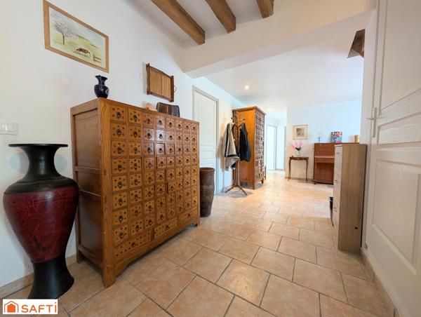 Une maison d'exception : pièce de vie de 50 m²,  3 suites + 3 chambres, dépendance