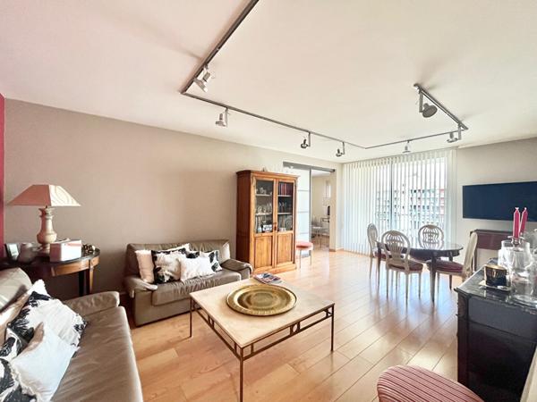 A VENDRE appartement à Caen 4 pièce(s) 85 m2 - Balcon terrasse -  proche centre - orientation sud ouest