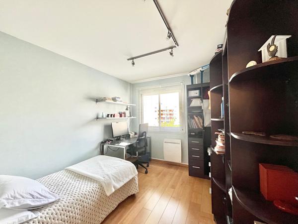 A VENDRE appartement à Caen 4 pièce(s) 85 m2 - Balcon terrasse -  proche centre - orientation sud ouest