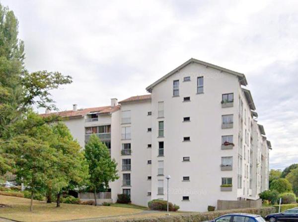 Gd appartement de type F1 a ANGLET