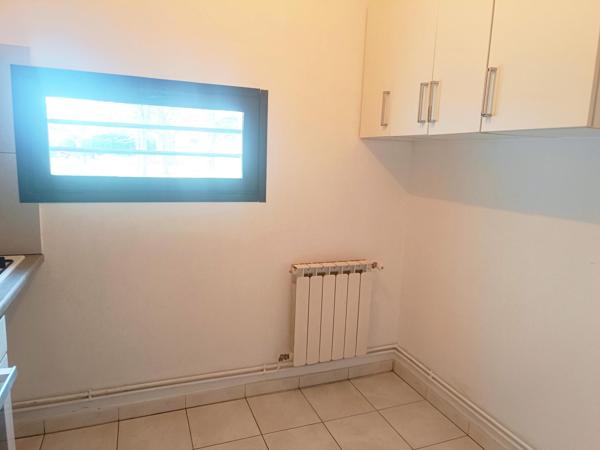 Gd appartement de type F1 a ANGLET