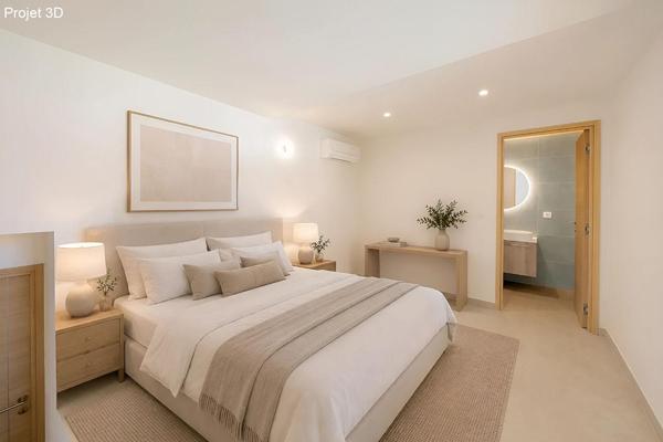Appartement esprit maison avec terrasse, piscine et vue mer partielle