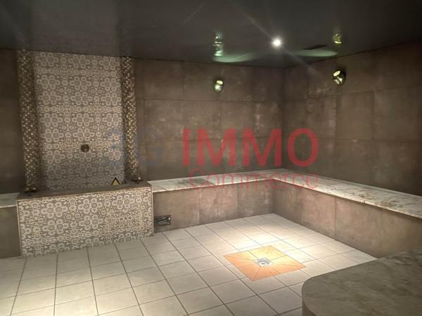 Location / Local Commercial