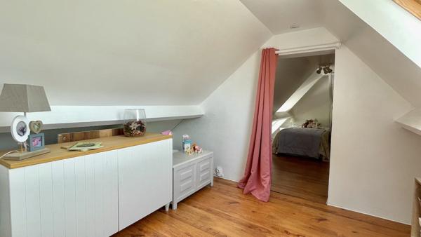Maison
                                                                                                                                                                                                                                                                                                                        6 pièce(s)                                                                                                                                                                                                          2 chambre(s)                                                                                                                                                                                                          90  m²