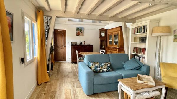 Maison
                                                                                                                                                                                                                                                                                                                        6 pièce(s)                                                                                                                                                                                                          2 chambre(s)                                                                                                                                                                                                          90  m²