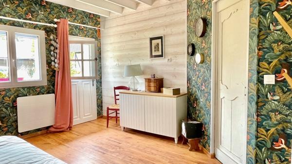 Maison
                                                                                                                                                                                                                                                                                                                        6 pièce(s)                                                                                                                                                                                                          2 chambre(s)                                                                                                                                                                                                          90  m²