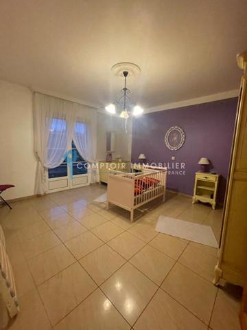 Villa
                                                                                                                                                                                                                                                                                                                        8 pièce(s)                                                                                                                                                                                                          5 chambre(s)                                                                                                                                                                                                          175  m²