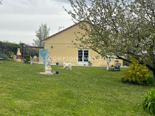 Villa
                                                                                                                                                                                                                                                                                                                        8 pièce(s)                                                                                                                                                                                                          5 chambre(s)                                                                                                                                                                                                          175  m²