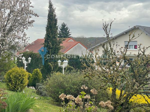 Villa
                                                                                                                                                                                                                                                                                                                        8 pièce(s)                                                                                                                                                                                                          5 chambre(s)                                                                                                                                                                                                          175  m²