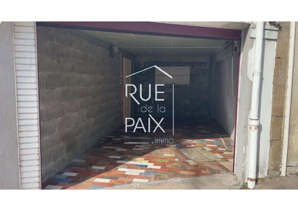 79300 BRESSUIRE Garage plein centre ville de Bressuire