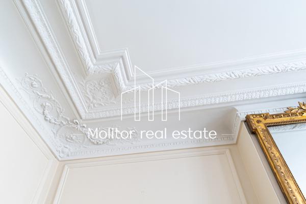 Paris (75008) Élégant appartement haussmannien avec balcon filant – Paris 8eme, Quartier Europe