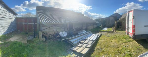 À vendre - Ferme, 1 pièce située à PLUMELIAU BIEUZY () (56930)