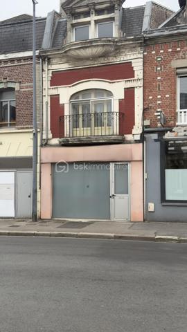 Immeuble commercial de 147 m²