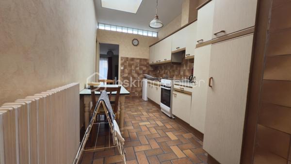 Immeuble commercial de 147 m²