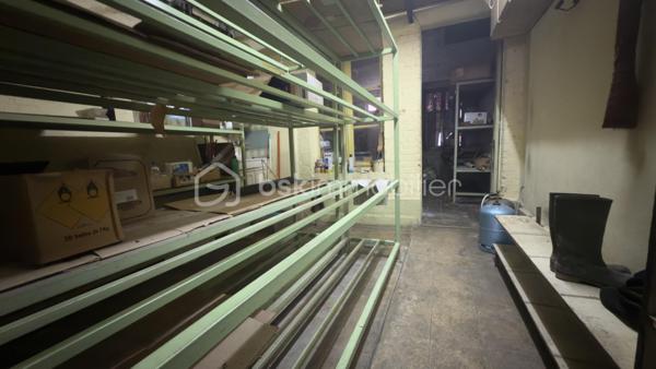 Immeuble commercial de 147 m²