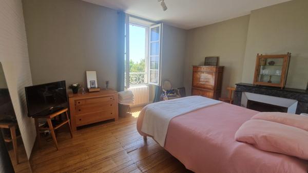 Maison - 9 pièces - 205 m²