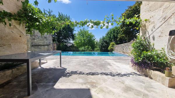 Maison - 9 pièces - 205 m²