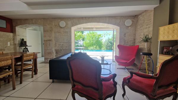 Maison - 9 pièces - 205 m²