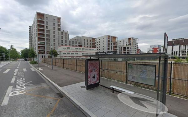 Stationnement à louer    18 m2 Lyon 7