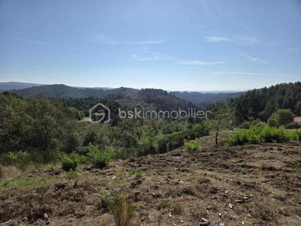 Terrain de 1 974 m²