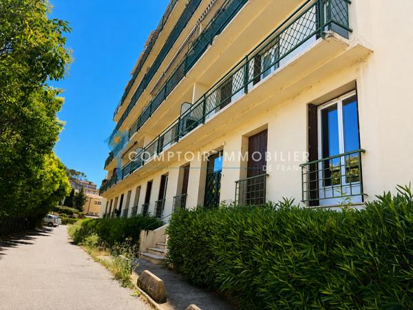 Appartement
                                                                                                                                                                                                                                                                                                                        5 pièce(s)                                                                                                                                                                                                          3 chambre(s)                                                                                                                                                                                                          92  m²