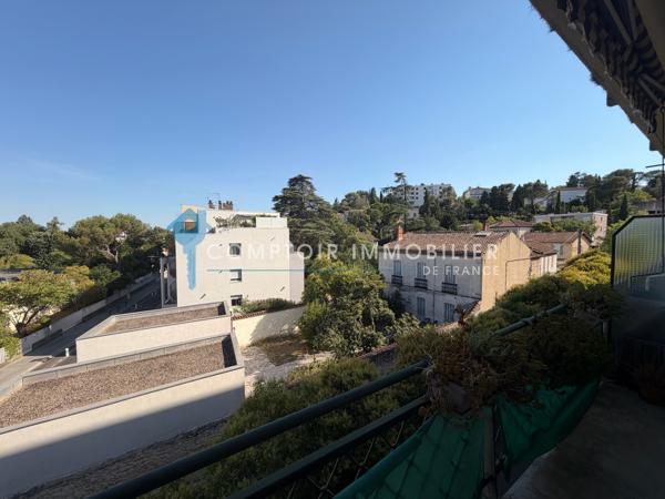 Appartement
                                                                                                                                                                                                                                                                                                                        5 pièce(s)                                                                                                                                                                                                          3 chambre(s)                                                                                                                                                                                                          92  m²