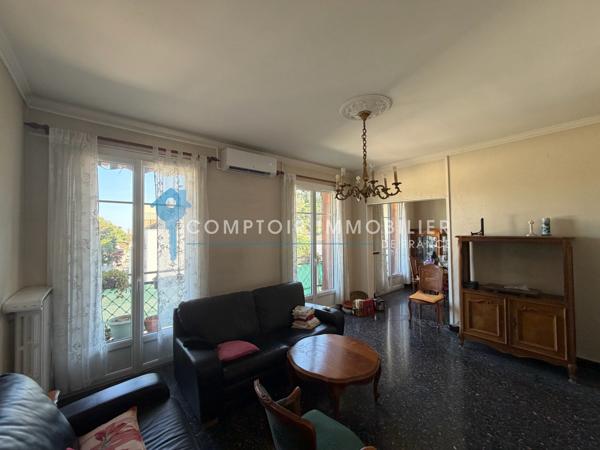 Appartement
                                                                                                                                                                                                                                                                                                                        5 pièce(s)                                                                                                                                                                                                          3 chambre(s)                                                                                                                                                                                                          92  m²