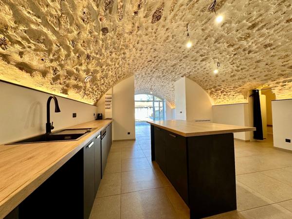 Duplex 100 m2 en rez-de-jardin à vendre 3 pièces FORGES LES BAINS (91)