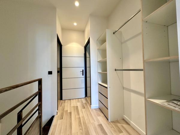 Duplex 100 m2 en rez-de-jardin à vendre 3 pièces FORGES LES BAINS (91)