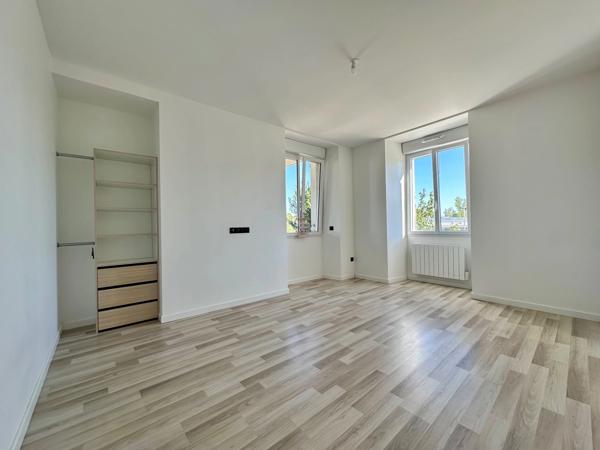 Duplex 100 m2 en rez-de-jardin à vendre 3 pièces FORGES LES BAINS (91)