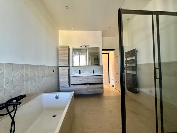 Duplex 100 m2 en rez-de-jardin à vendre 3 pièces FORGES LES BAINS (91)