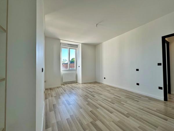 Duplex 100 m2 en rez-de-jardin à vendre 3 pièces FORGES LES BAINS (91)