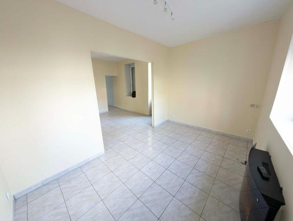 LIMITROPHE CAEN - Maison de ville avec 2 chambres