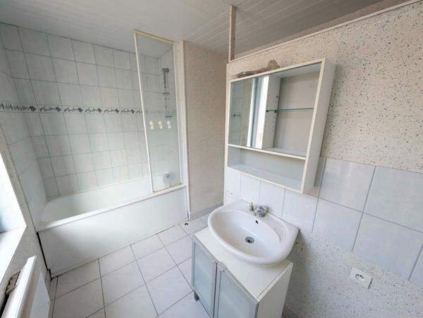 LIMITROPHE CAEN - Maison de ville avec 2 chambres