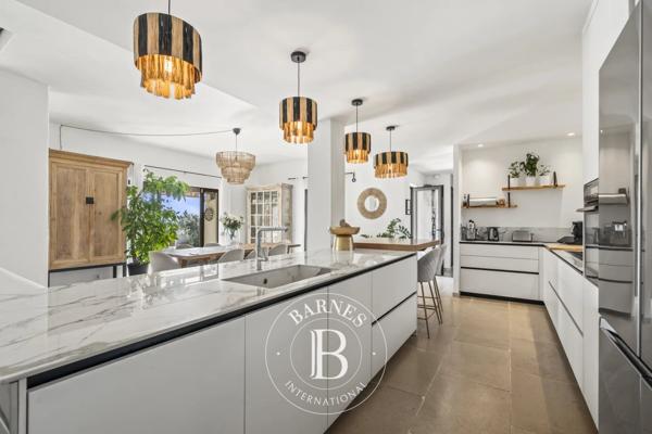 Sainte-Maxime, Villa 8 Chambres -  350 m² à vendre
