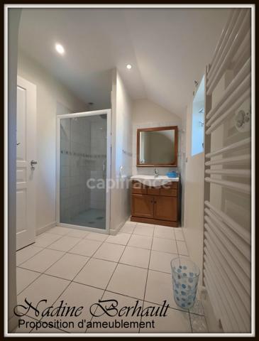 Ajustement du prix . Propriete 1 h Paris train, à vendre Longère 7 pièces 2 Doubles garages , dépendance, FERRIERES (45),calme et proximité Gare Paris