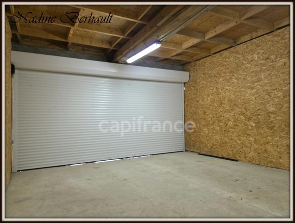 Ajustement du prix . Propriete 1 h Paris train, à vendre Longère 7 pièces 2 Doubles garages , dépendance, FERRIERES (45),calme et proximité Gare Paris