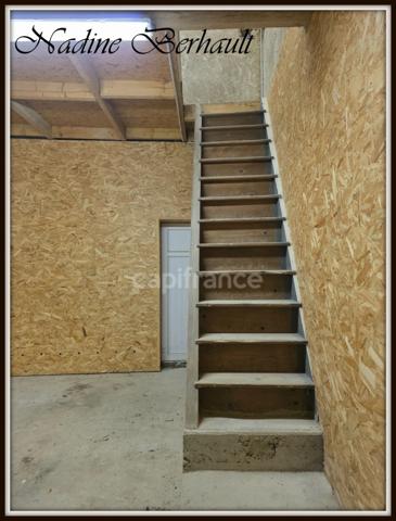 Ajustement du prix . Propriete 1 h Paris train, à vendre Longère 7 pièces 2 Doubles garages , dépendance, FERRIERES (45),calme et proximité Gare Paris