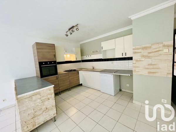 Maison 4 pièces de 90 m² à Vivier-au-Court (08440)