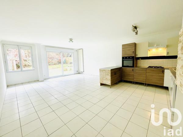 Maison 4 pièces de 90 m² à Vivier-au-Court (08440)