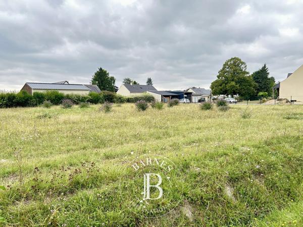 Vernantes, Terrain constructible  2 522 m² à vendre