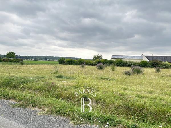 Vernantes, Terrain constructible  2 522 m² à vendre