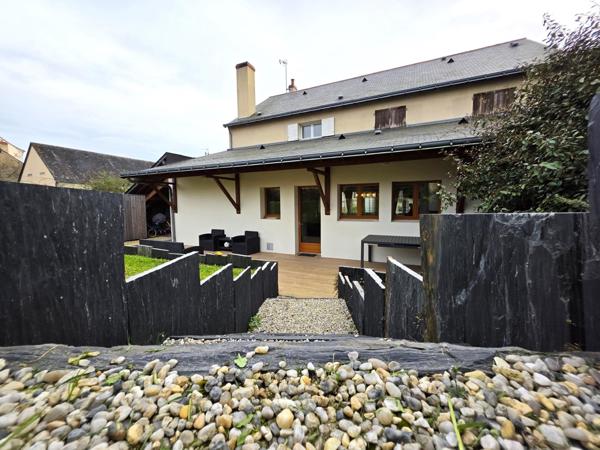 Baugé coeur-de-ville : maison de ville 6-7 chambres avec terrain et garage !