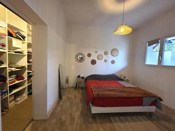 Baugé coeur-de-ville : maison de ville 6-7 chambres avec terrain et garage !