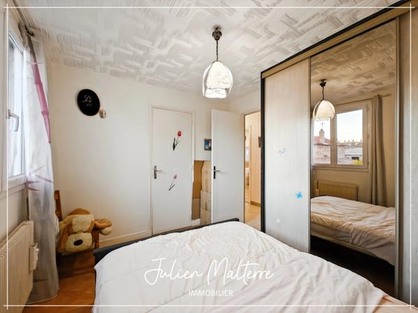 LA RICAMARIE - Appartement 3 pièces en rez-de-chaussée de 52,83 m², 2 chambres, cave et grand garage