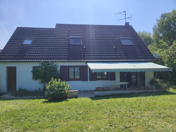 Pavillon spacieux à vendre à Chéroy - 4 chambres, jardin et garage