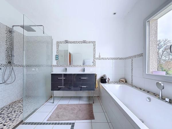 📍 SAINT-DIDIER-DE-FORMANS – À proximité immédiate de Trévoux ✨ Maison familiale à vendre – 228 m² habitables – Terrain 1 288 m²