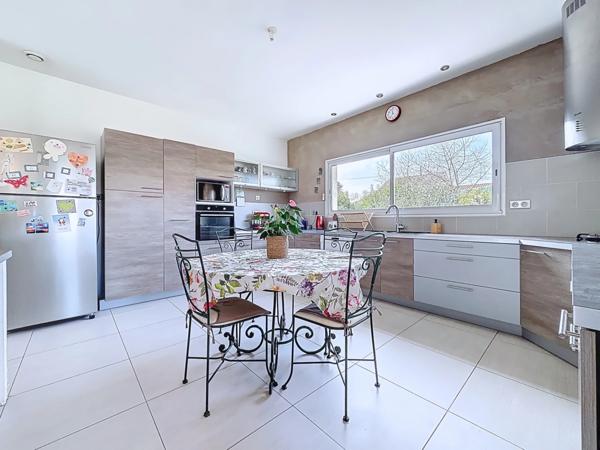 📍 SAINT-DIDIER-DE-FORMANS – À proximité immédiate de Trévoux ✨ Maison familiale à vendre – 228 m² habitables – Terrain 1 288 m²